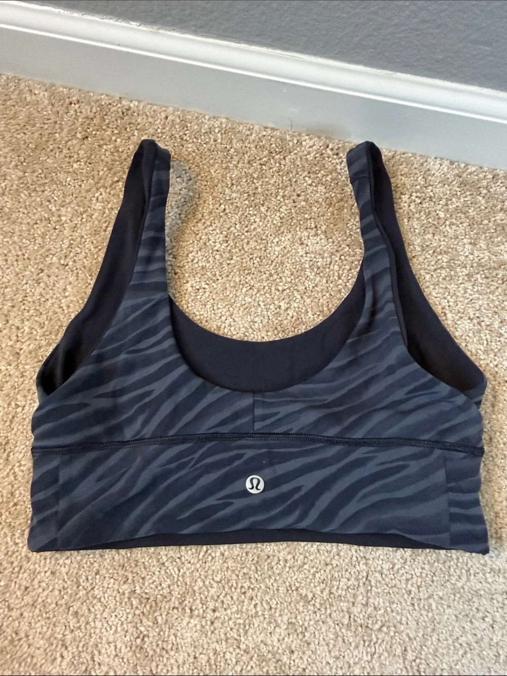 lululemon athletica Black & Charcoal Zebra-Print Sports Bra Reversible Size 8